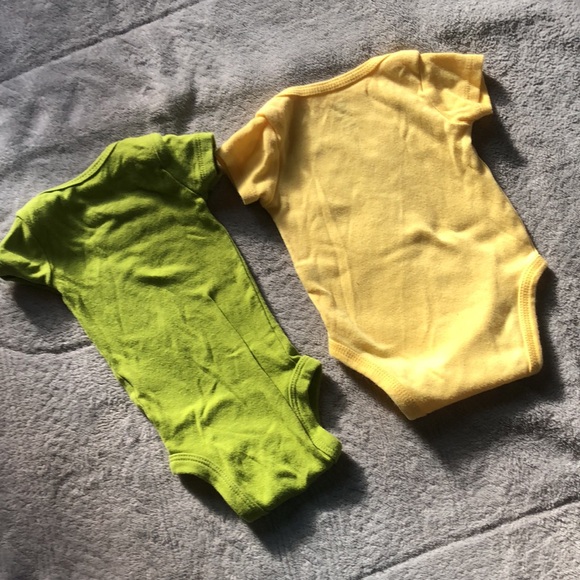 Carters nb boy monkey onesies - Picture 7 of 7